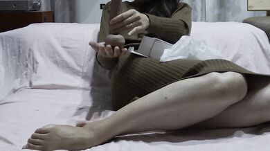 Japanese wife tests fancy dildo for real cum dripping fun