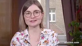 Lehramtsstudentin Emily Liebt Es, Mit Toys Zu Masturbieren