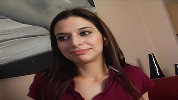 Lauren Phoenix Throws Her Bubble Butt In The Air And Twerks On His Cock