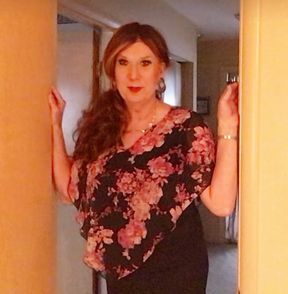 T-Girl Jenni gives you the girlfriend experience!