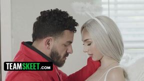 Busty Skylar Vox Cumshot Full Movie
