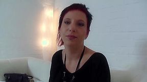 Milf Kim Und Der Riesen Dildo In Der Fotze