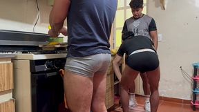 ven a mi casa, te hare sentir como rey, me cocinas, me das de comer, te doy un masaje y tambien te meto mi pito y te hago un bebe, te quito el estres y te bano despues.