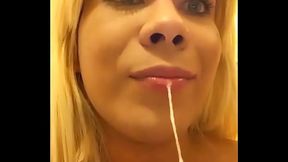 Oriana swallow juega y traga mi leche