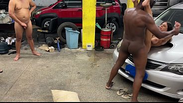 SURUBA NA OFICINA DE CARROS