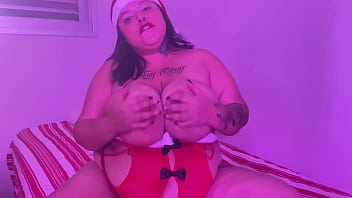 Mam&atilde_e noel ganhou dois consolos do Papai noel e fez uma DP at&eacute_ gozar - Mary Jhuana