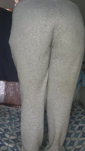 Akeli House Wife Uff Buat Garmi Hai