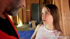 Teen babe paying handyman with blowjob