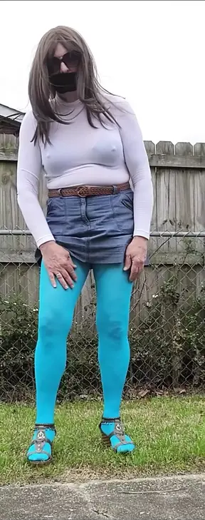 Crossdresser outdoors. Feeling myself all over.