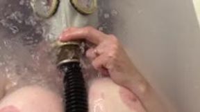 Gas Mask Breath Play in the Bath 480p