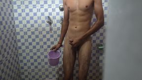 Indian naked hot boy bathing and masturbation cum on her body
