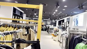 Babe takes risky public handjob and blowjob in a busy clothing store!