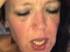 la mature kiffe ma queue, c'est peut-etre ta mere