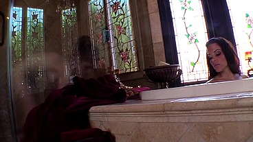 Faye Reagan And Victoria Valentino In Jacuzzi Lesbian Passion