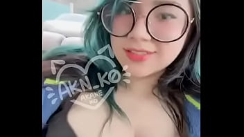 Akn k0 mostrando sus tetas en Uber