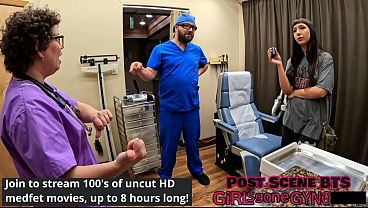 Selena Sativa loves a good foot massage before getting anal fingered