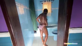 I Went to Spend the Weekend at My Girlfriend Place but End up Fucking Her Fiance in the Toilet