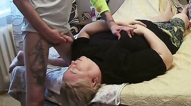 jerking off my dick to cum on my girlfriend