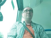 Flash Caliente y juguetón en el bus