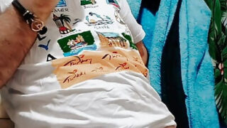 Masturbazione, eiaculazione, masturbarsi, bagno, non circonciso – gay bianchi europei maturi e non circoncisi che si scopano il culo