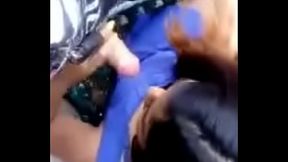 Le hago un oral en el parque