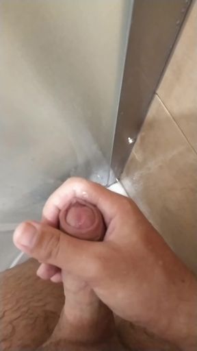 Fast Cumshot In The Shower