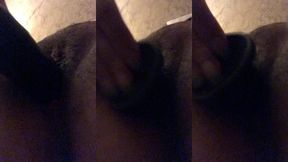 caresse de mon gode noir et orgasme filme en gros plan et clair obscur