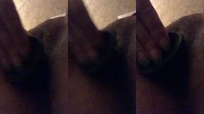 caresse de mon gode noir et orgasme filme en gros plan et clair obscur