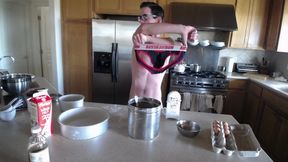 Chaturbate Baking Show Making a Cake