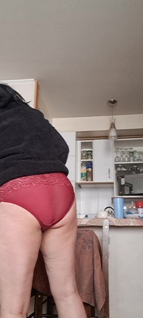MILF in Panties in Front of Her Indifferent Brother-in-law, He Gets Hot