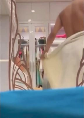 Curious voyeur watches pakistani cousin with big tits from india