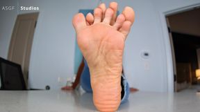Shy Latina's juicy soles! 8k video!