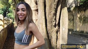 a novinha de 18 deu no mato