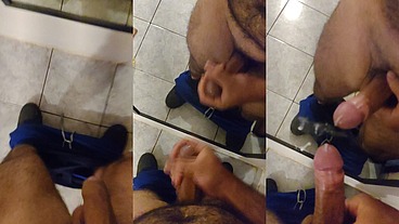 Cumming in front the mirror