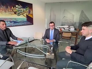 Daniel Montoya es follado para ser contratado