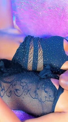 Tongue Deep in My Pussy While I Suck Her Big Clit - Contrast