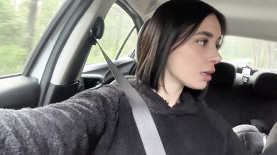 HICE DEDO EN LA RUTA TUVE QUE CHUPARLE LA POLLA PARA QUE ME LLEVE - CAMNAIR