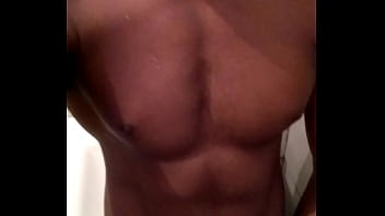 Moreno Sarado Mostrando Pau