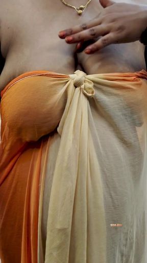 Rusa bhabi showing wet boobs in video call