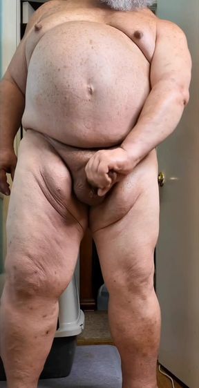 Bearded Stepdaddy Bear Shoots a Nice Load