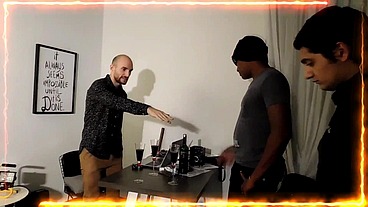 INTERRACIAL,COJEN A PROSTITUTA ENTRE AMIGOS PRIMERA PARTE