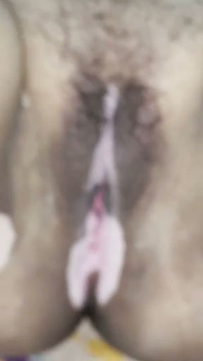 Full maje liye fir bhabhi ne bola chut me dalo apna loha taang utha k bhabhi ko santust kiya   Clip 1