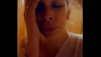 FAMILY HOLIDAY SAISON 2 Sp&eacute_cial SKI EP1/6 &quot_LE WOMANIZER&quot_. Dans un chalet avec ...