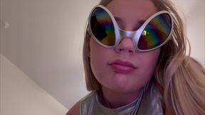 Phoenix Sinz's Futuristic Giantess Domination HD POV Shrinking Fantasy Awaits!