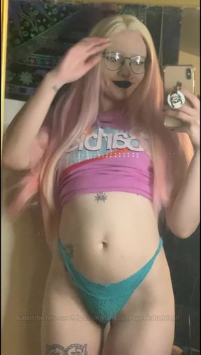 only fans goth slut SPOOKYBARBIEGRL loves to show off her tattooed body