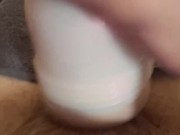 Baise sa petite chatte pleine de mouille