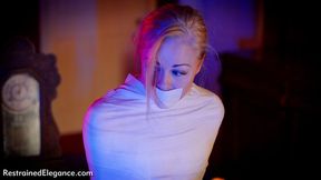 Policewoman Lucy Lauren Mummified by the Curse (VID0898, 4K MP4)