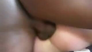 Drsný anální sex pro blond britskou děvku