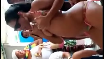 Mujer Se Desnudo y bailo en tanga en cartagena