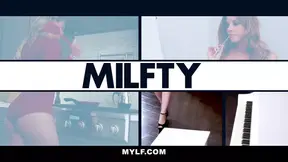Washing machine MILF orgasms